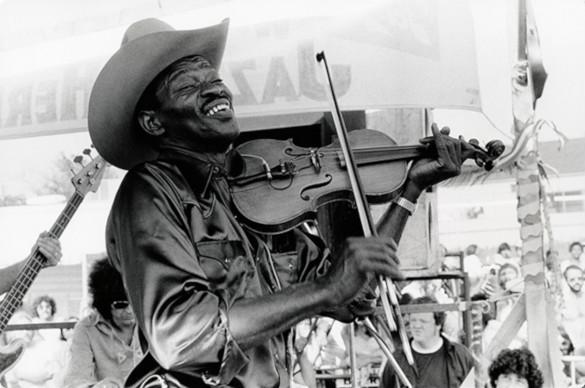 Clarence « Gatemouth » BROWN